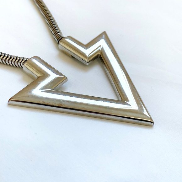 FOREVER 21 | SILVER ARROW STATEMENT NECKLACE - Picture 1 of 7